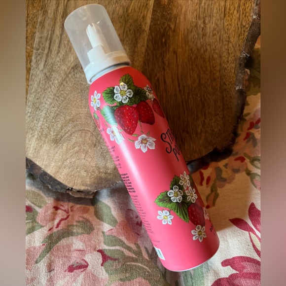 DQ Bath & Body Works STRAWBERRY POUND CAKE Whipped Body Mousse 5.3 Oz / 153G NEW - Picture 6 of 12